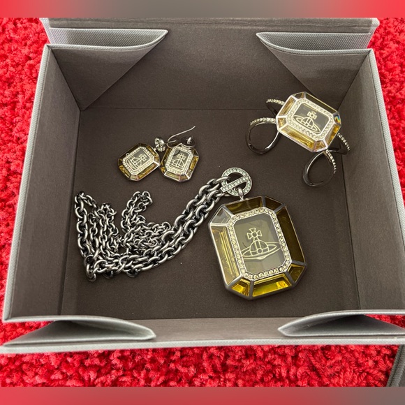 Vivienne Westwood VINTAGE BRAND NEW AW2011 Necklace Olive Green/Silver/Swarovski - Picture 4 of 11